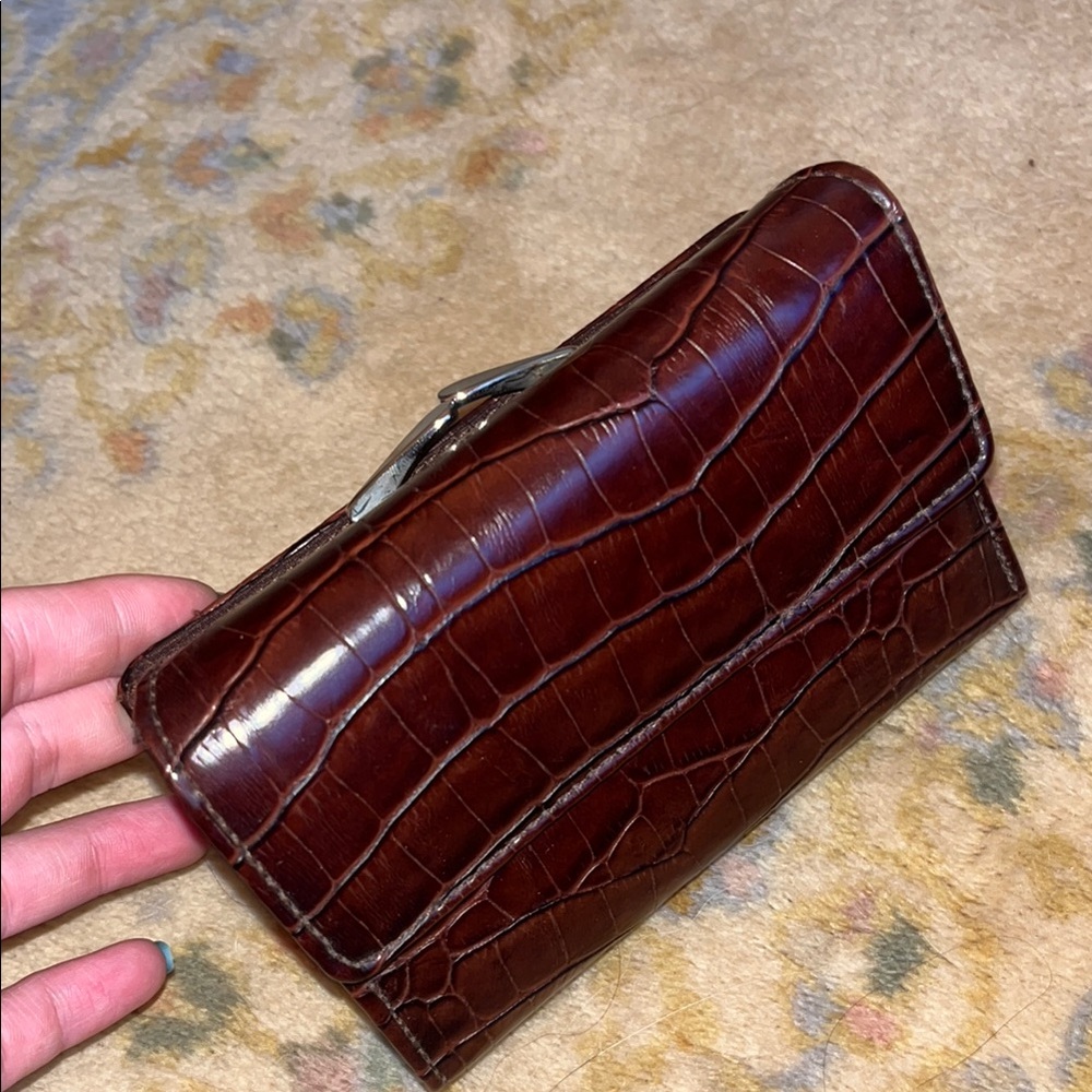 Elegant Brown Crocodile Embossed Wallet